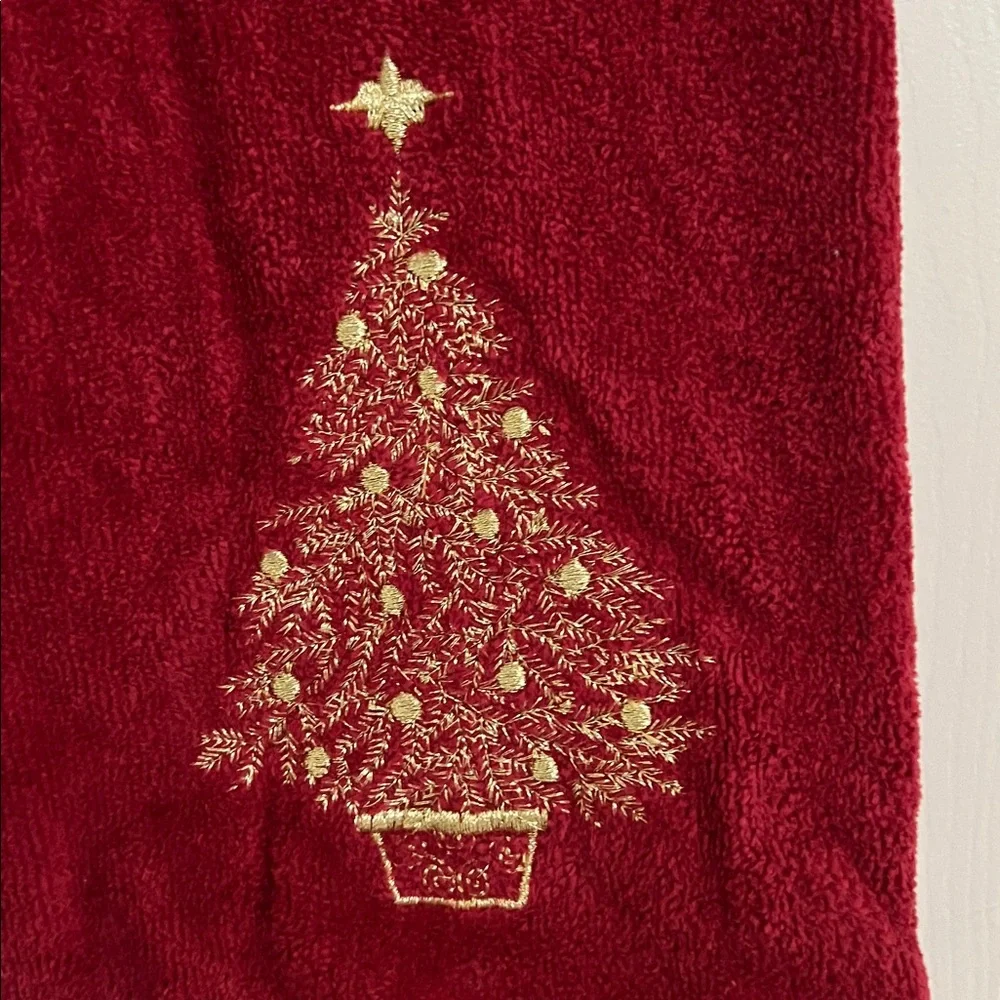 Winter Wonderland Embroidered Christmas Tree Hand Towels (set of 2)
